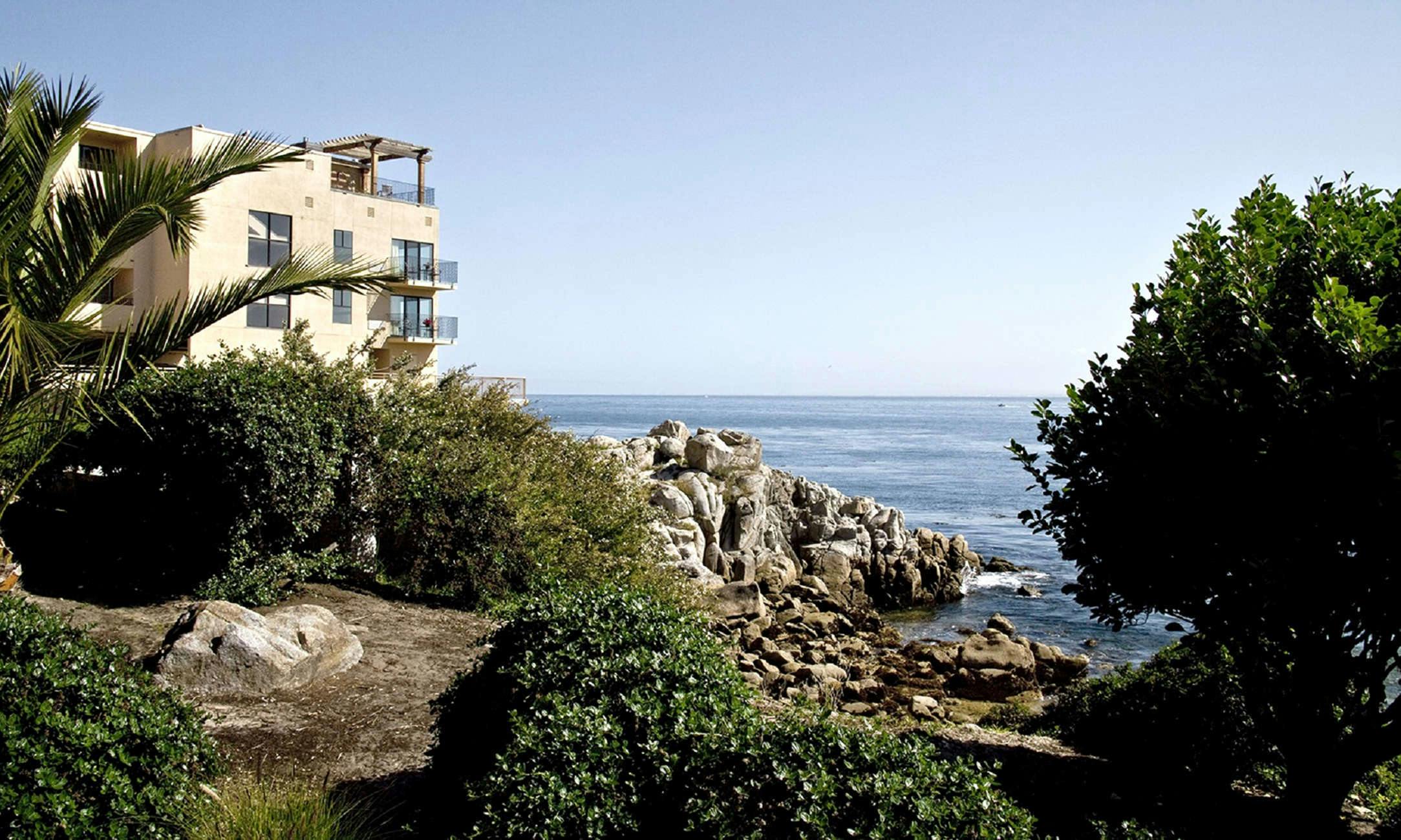 Monterey Bay Inn