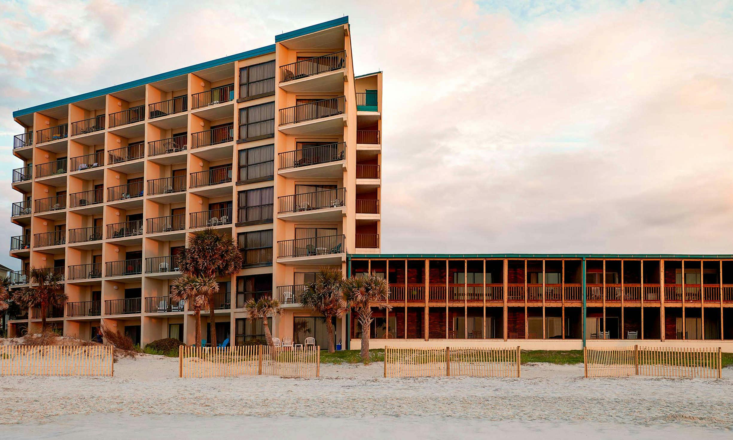 The Oceanfront Litchfield Inn