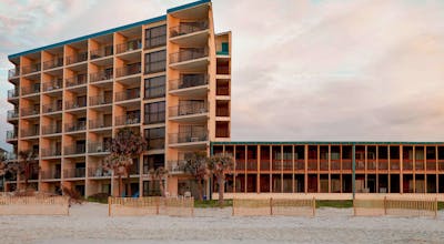 The Oceanfront Litchfield Inn