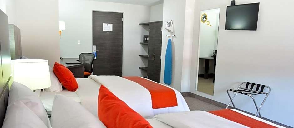 Hotel Hotel BeWow Queretaro photo 4