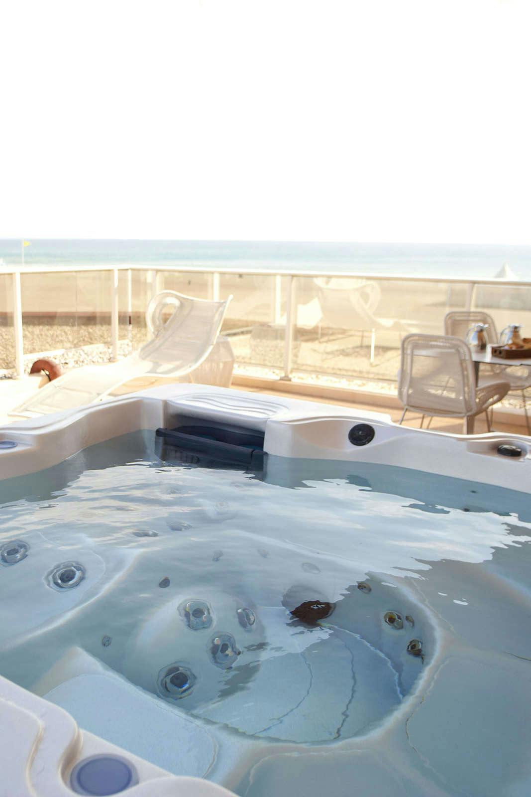 Hotel Grand Hotel les Flamants Roses photo 5