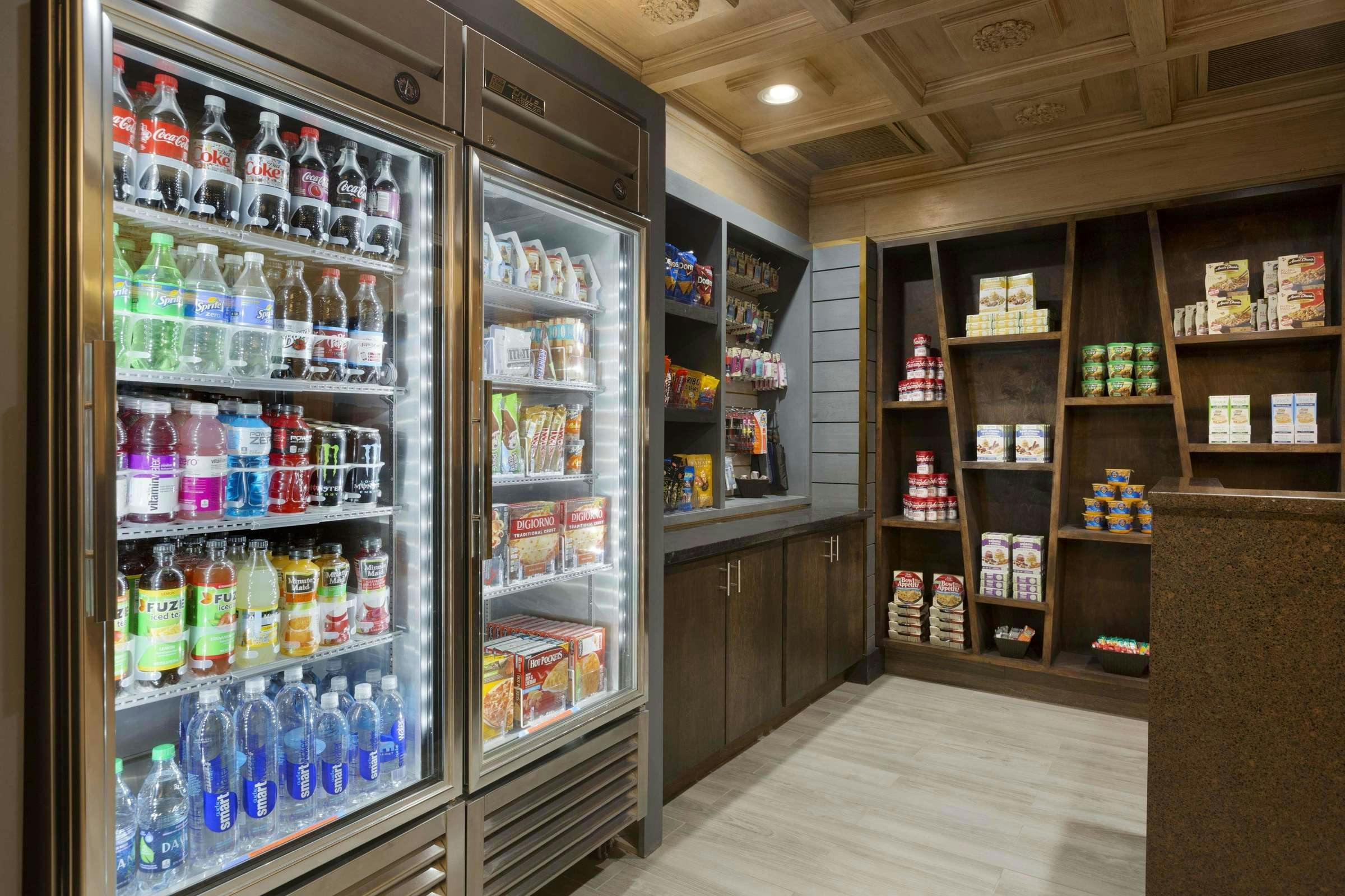 Hotel Embassy Suites by Hilton El Paso photo 4