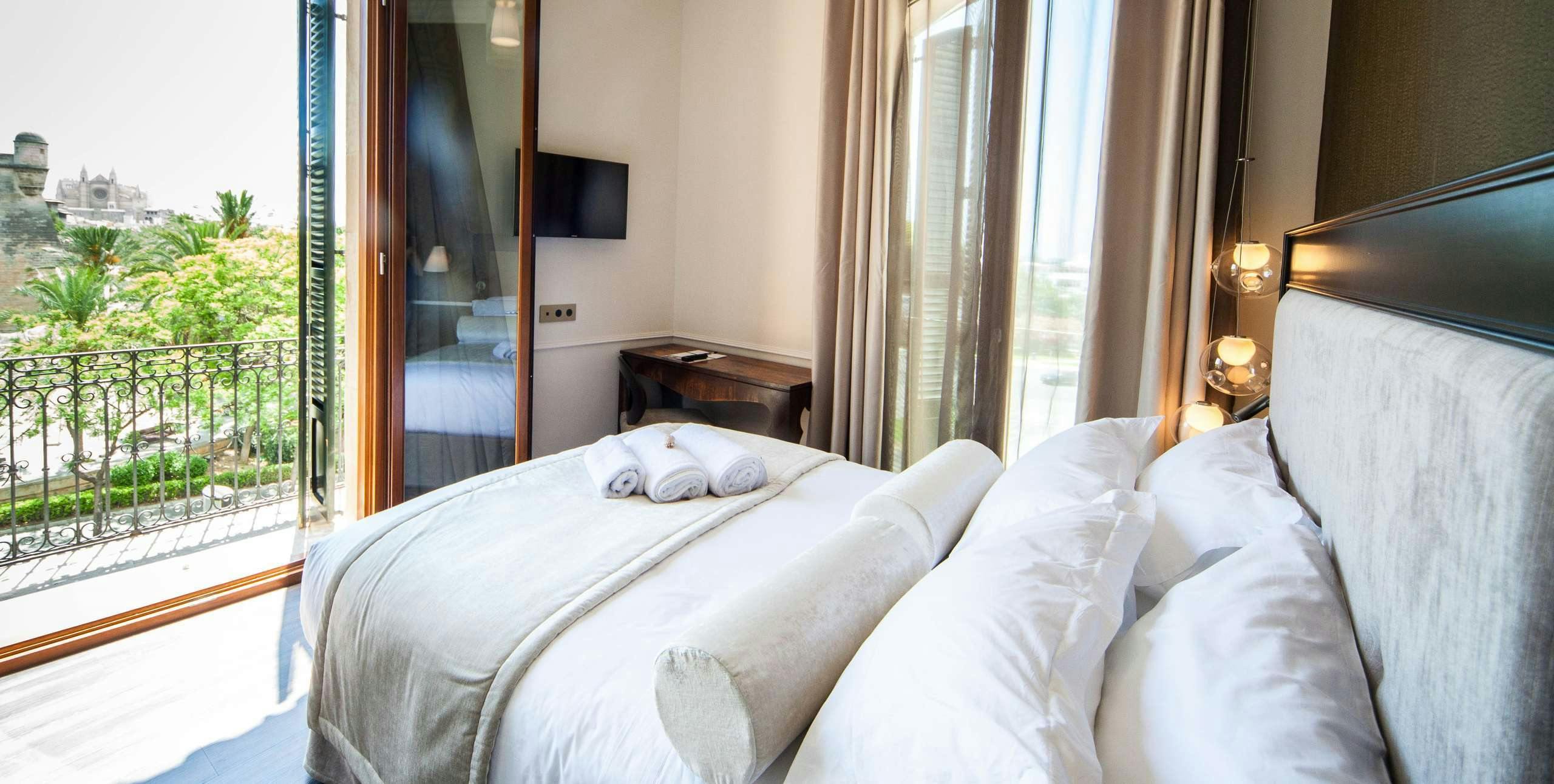 Hotel "Hostal" Cuba (Breakfast Included)