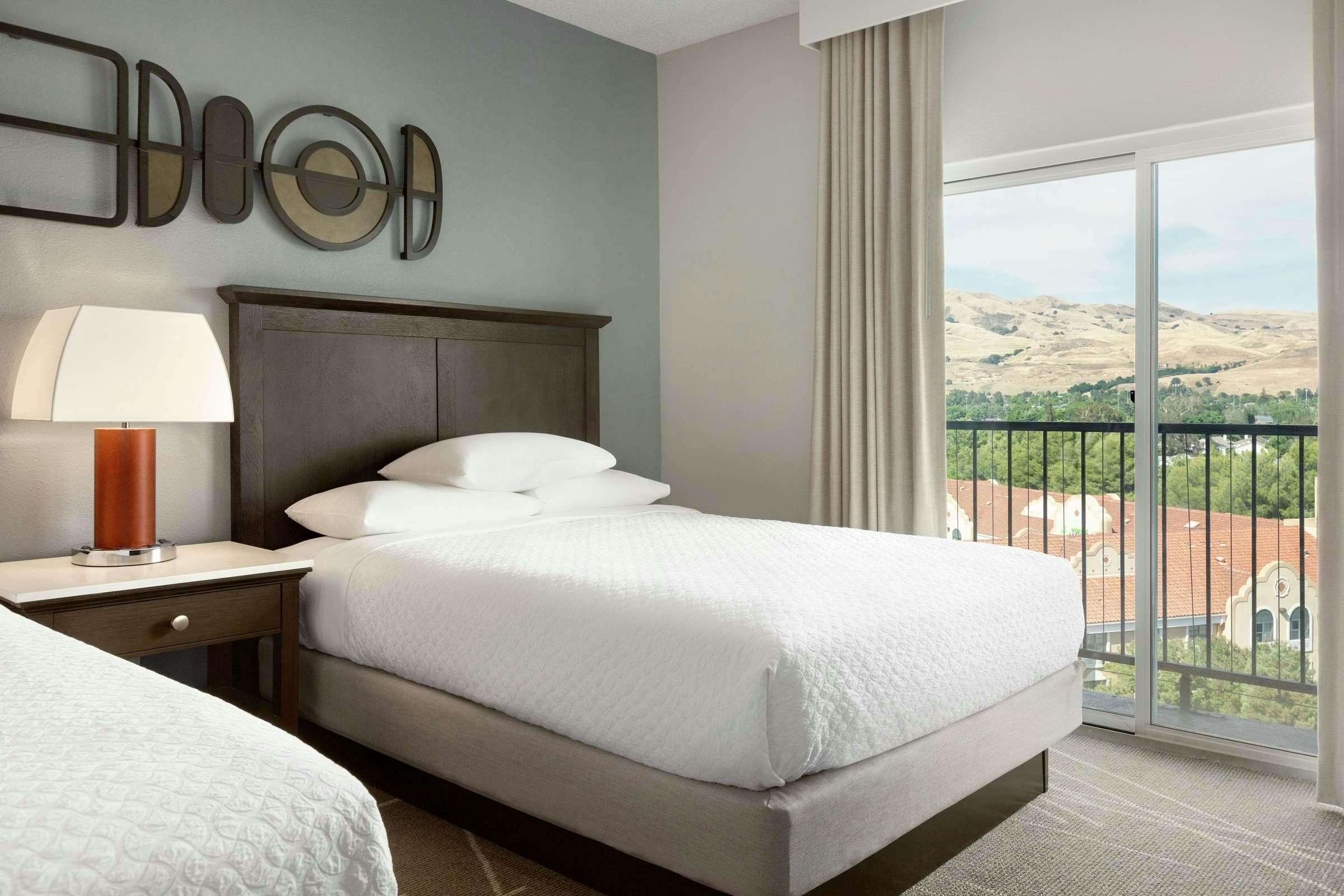 Hotel Embassy Suites by Hilton Milpitas Silicon Valley photo 2