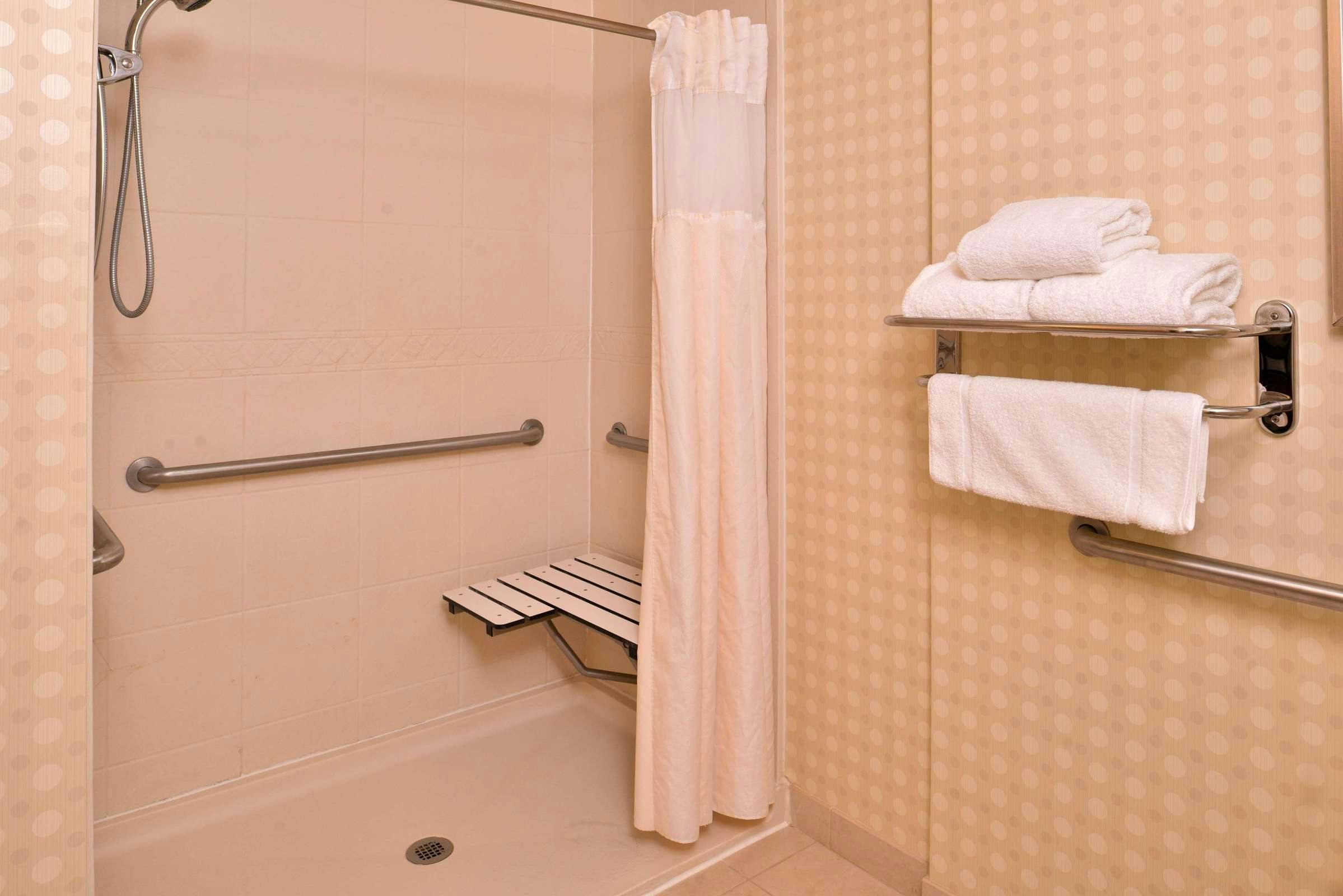 Hotel Hilton Garden Inn photo 2