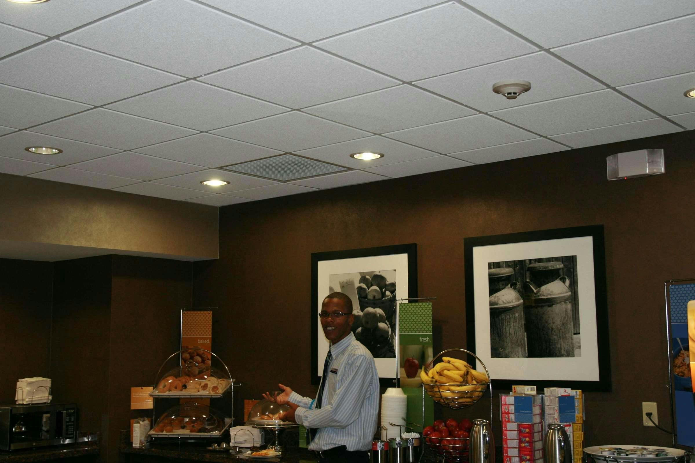 Hotel Hampton Inn By Hilton Lebanon photo 4