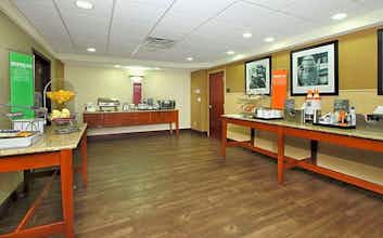 Hotel Hampton Inn & Suites Madisonville photo 1