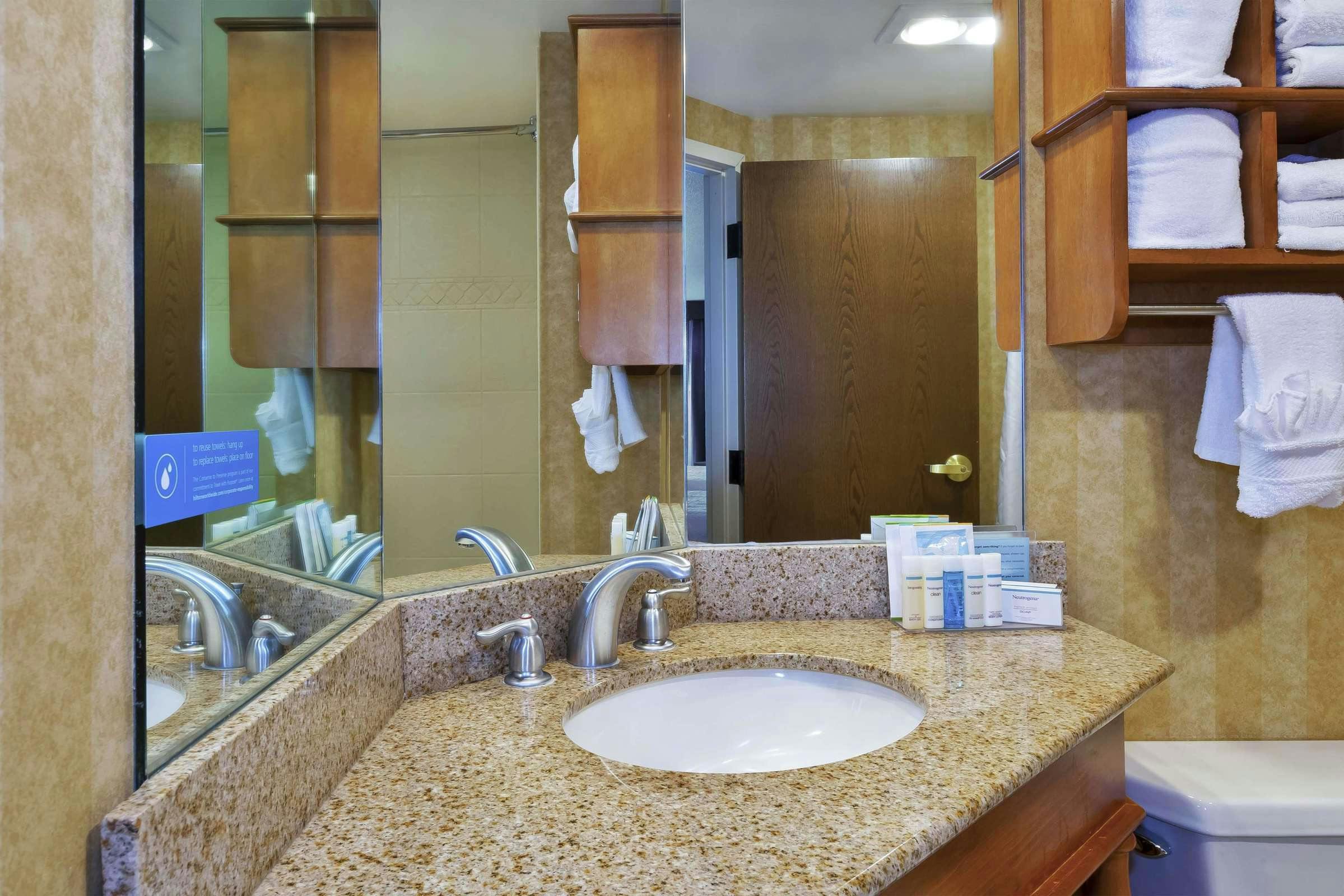 Hotel Country Inn & Suites by Radisson, Idaho Falls at the Mall photo 3