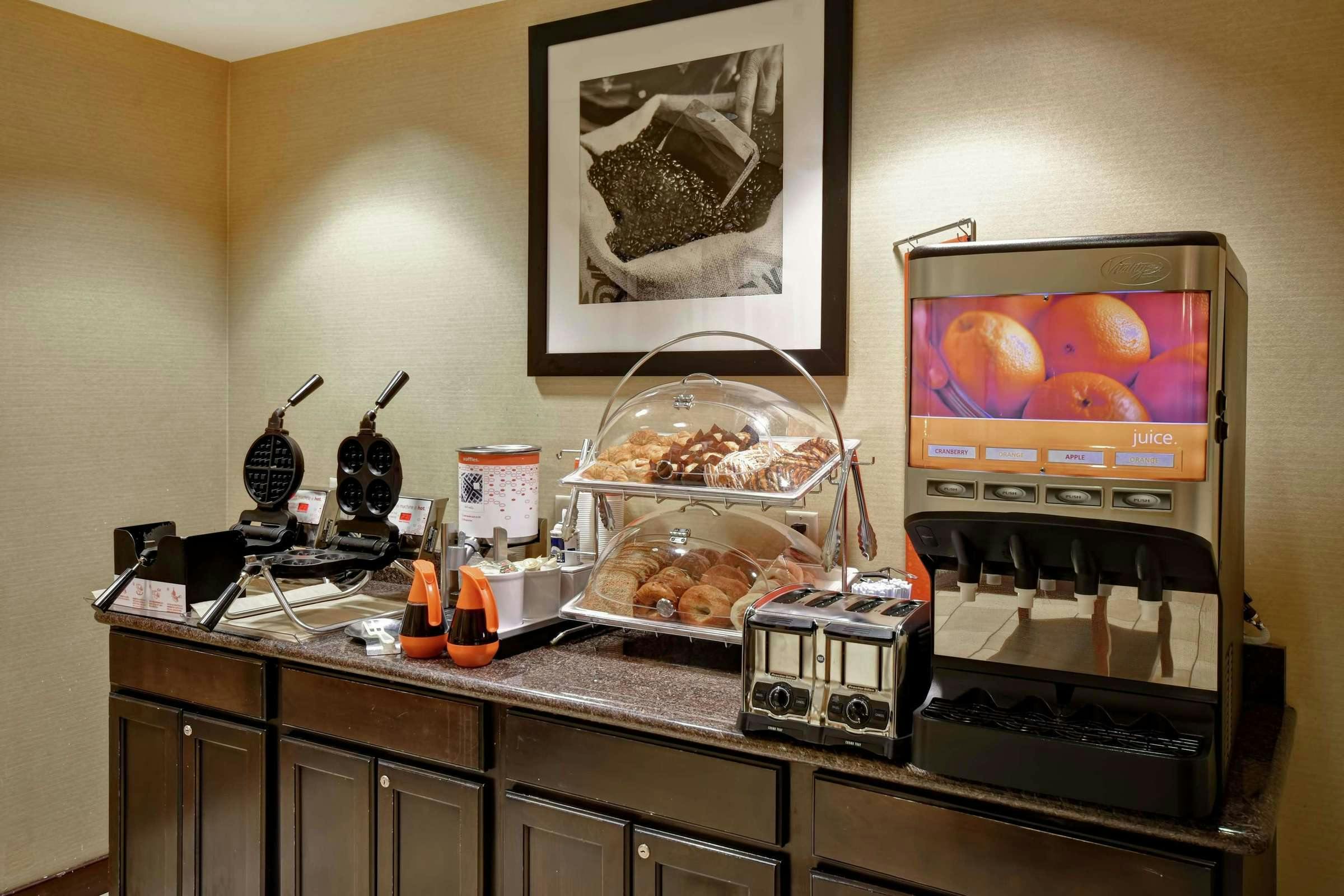 Hotel Hampton Inn And Suites Folsom photo 5