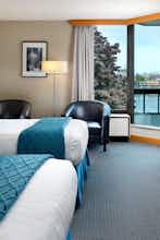 Hotel Inn at Laurel Point photo 4