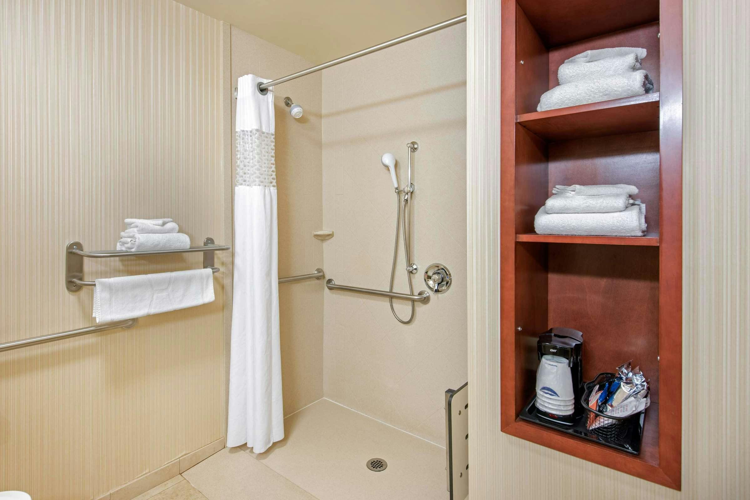 Hotel Hampton Inn And Suites Arcata photo 2