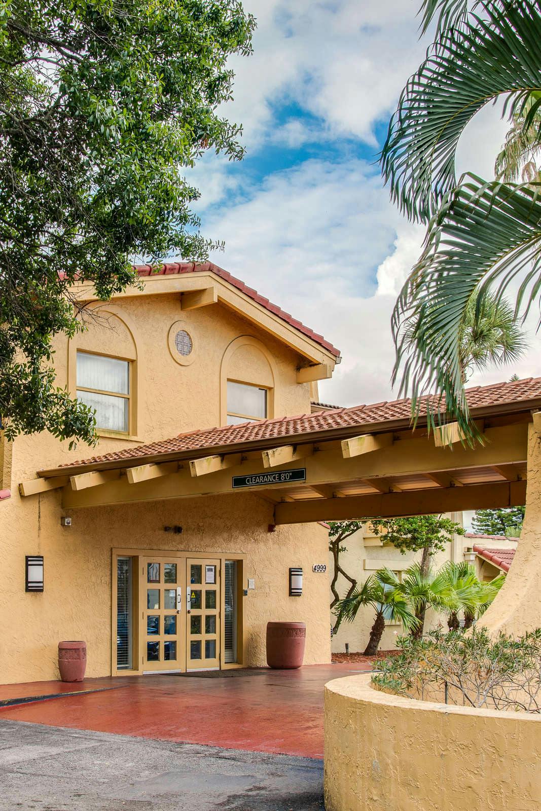 Red Roof Inn Tampa Bay St Petersburg Tampa Bay Beach Cities