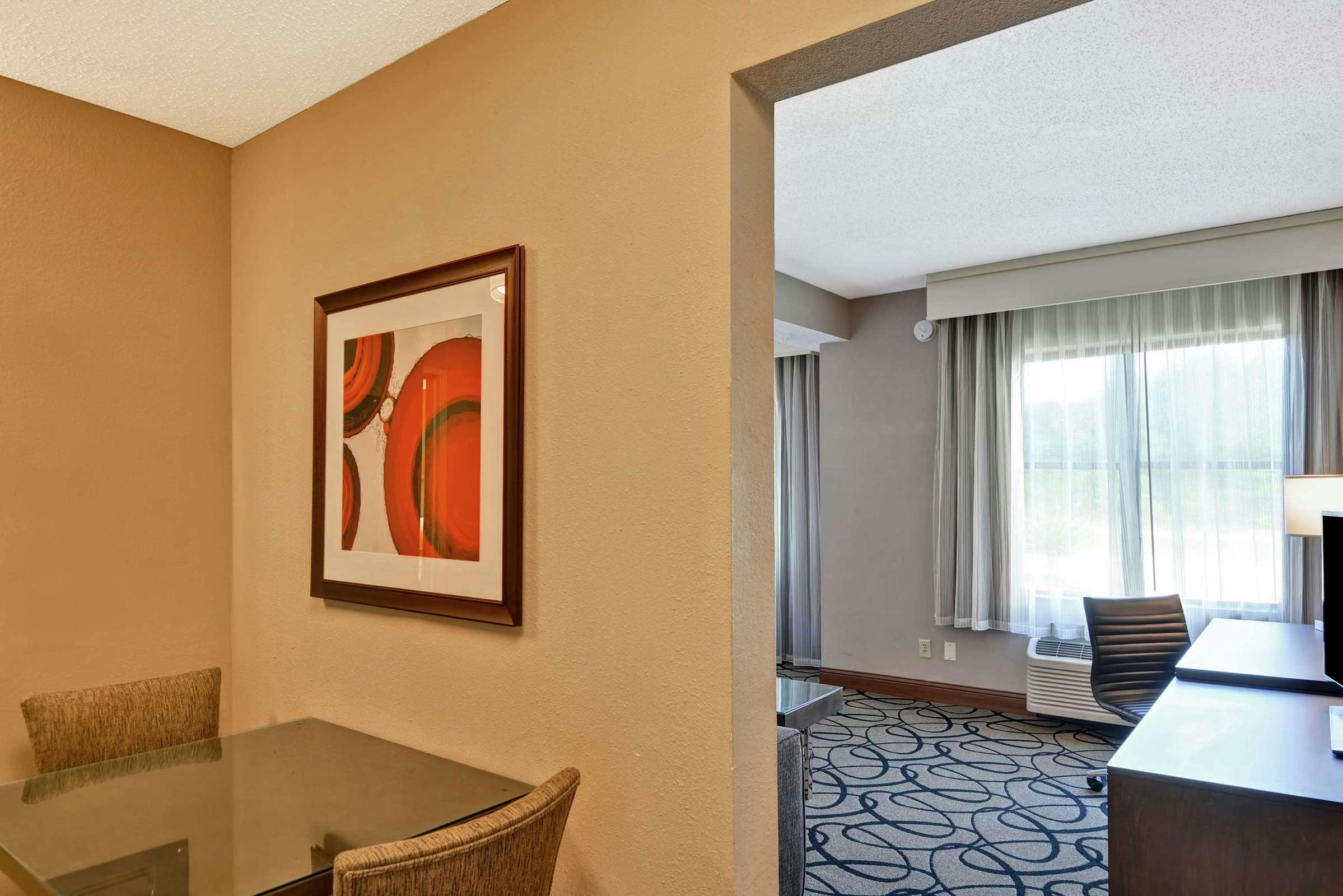 Hotel Doubletree by Hilton Hattiesburg, MS photo 1