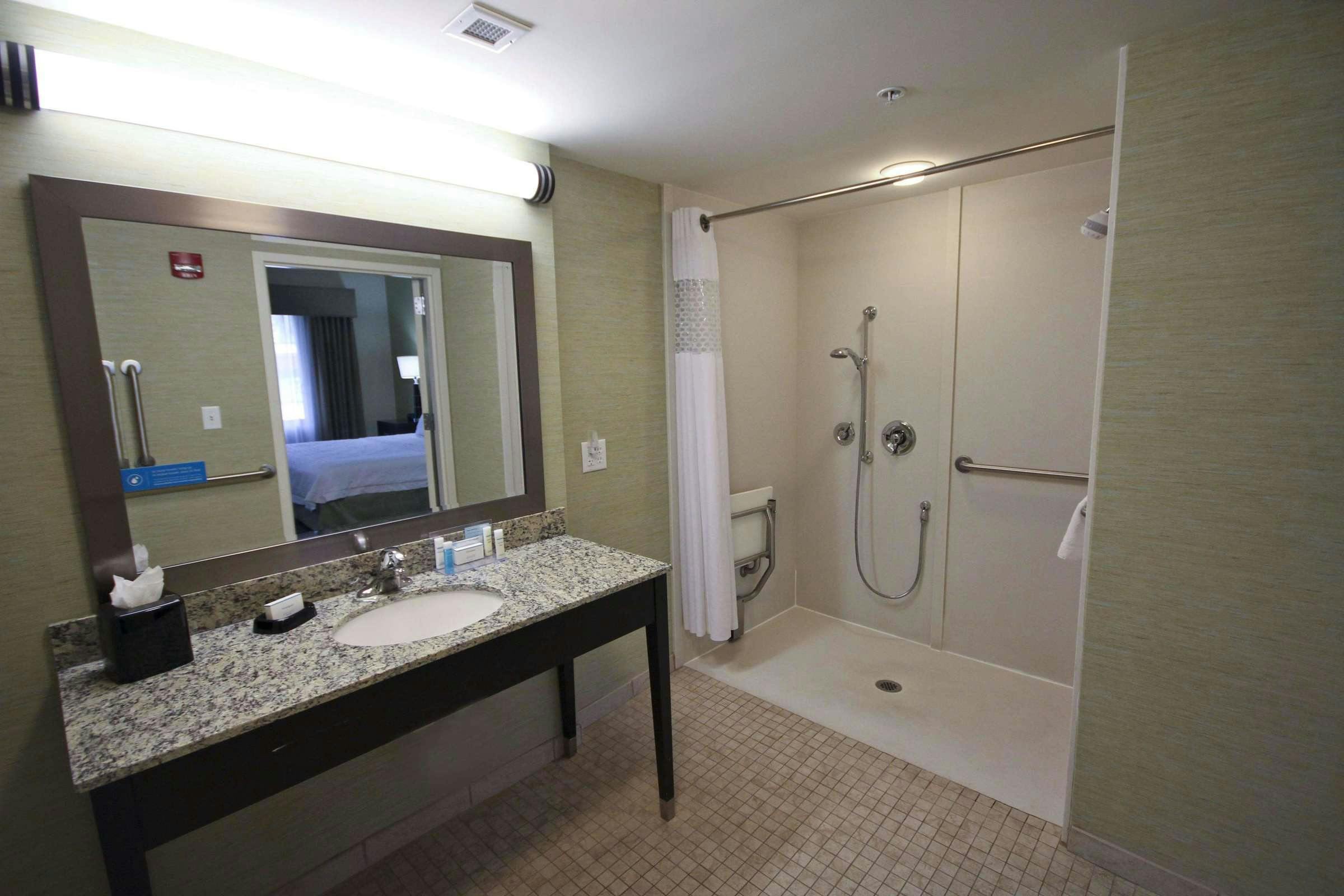Hotel Hampton Inn & Suites Pensacola/Gulf Breeze photo 1