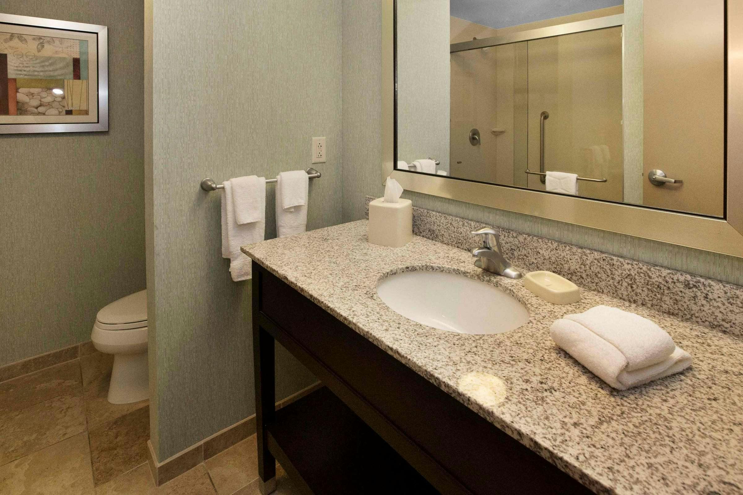 Hotel Hampton Inn Pittsburgh-Bridgeville photo 2