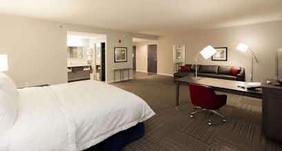 Hotel Hampton Inn Emerson LakePoint photo 2