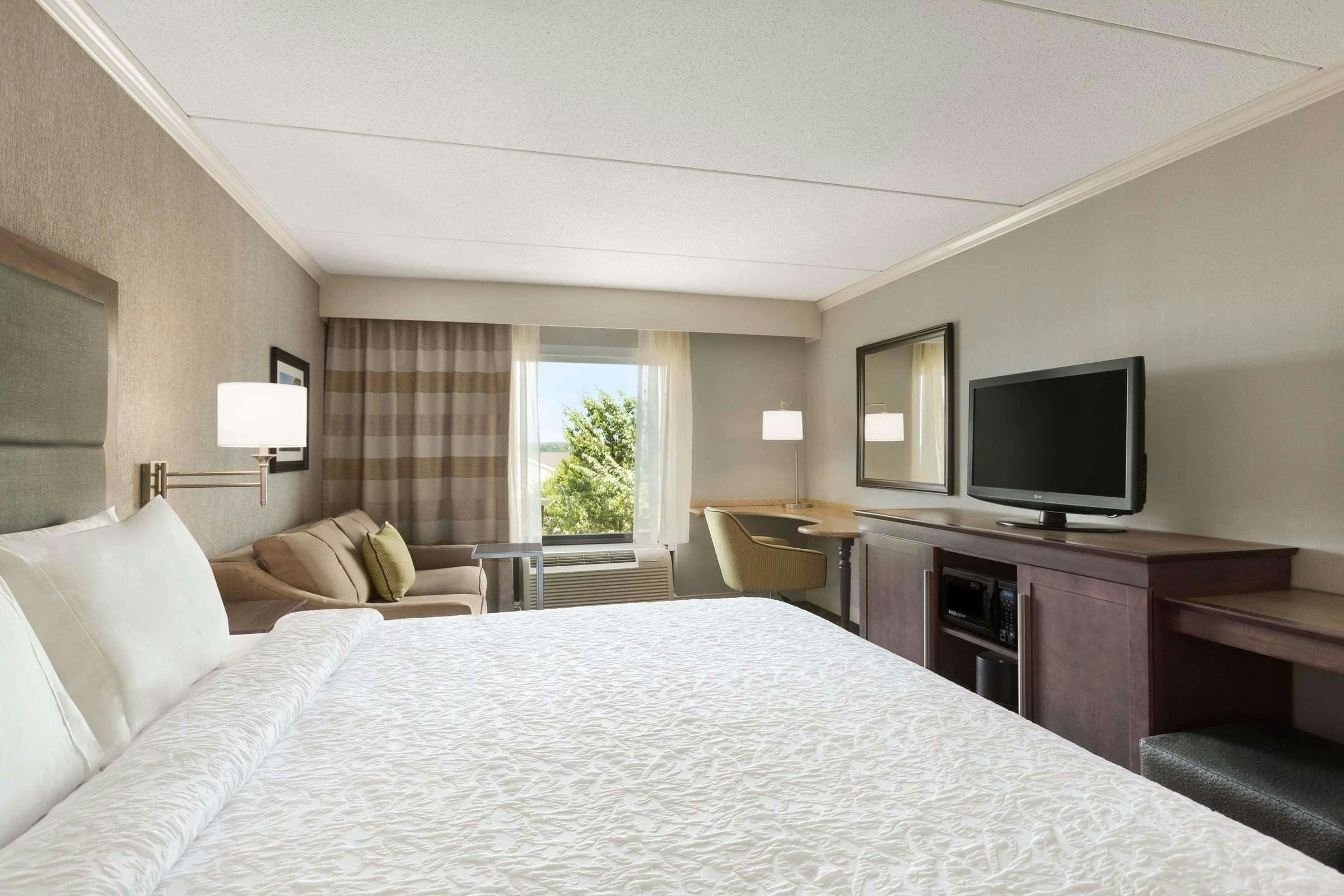 Hotel Hampton Inn & Suites By Hilton Manchester - Bedford photo 3