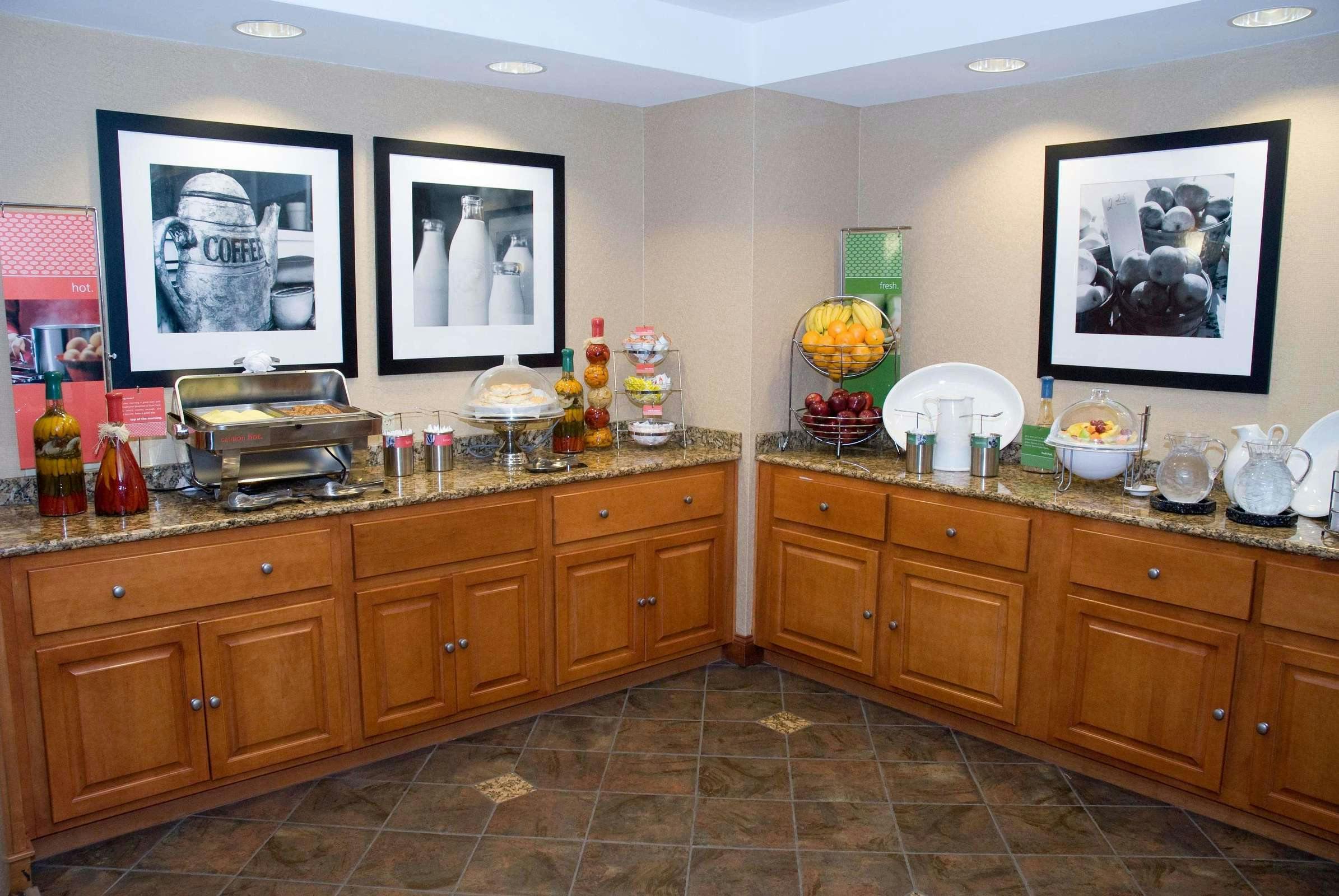 Hotel Hampton Inn & Suites By Hilton Manchester - Bedford photo 5