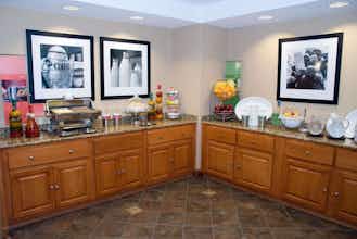 Hotel Hampton Inn & Suites Manchester-Bedford photo 5
