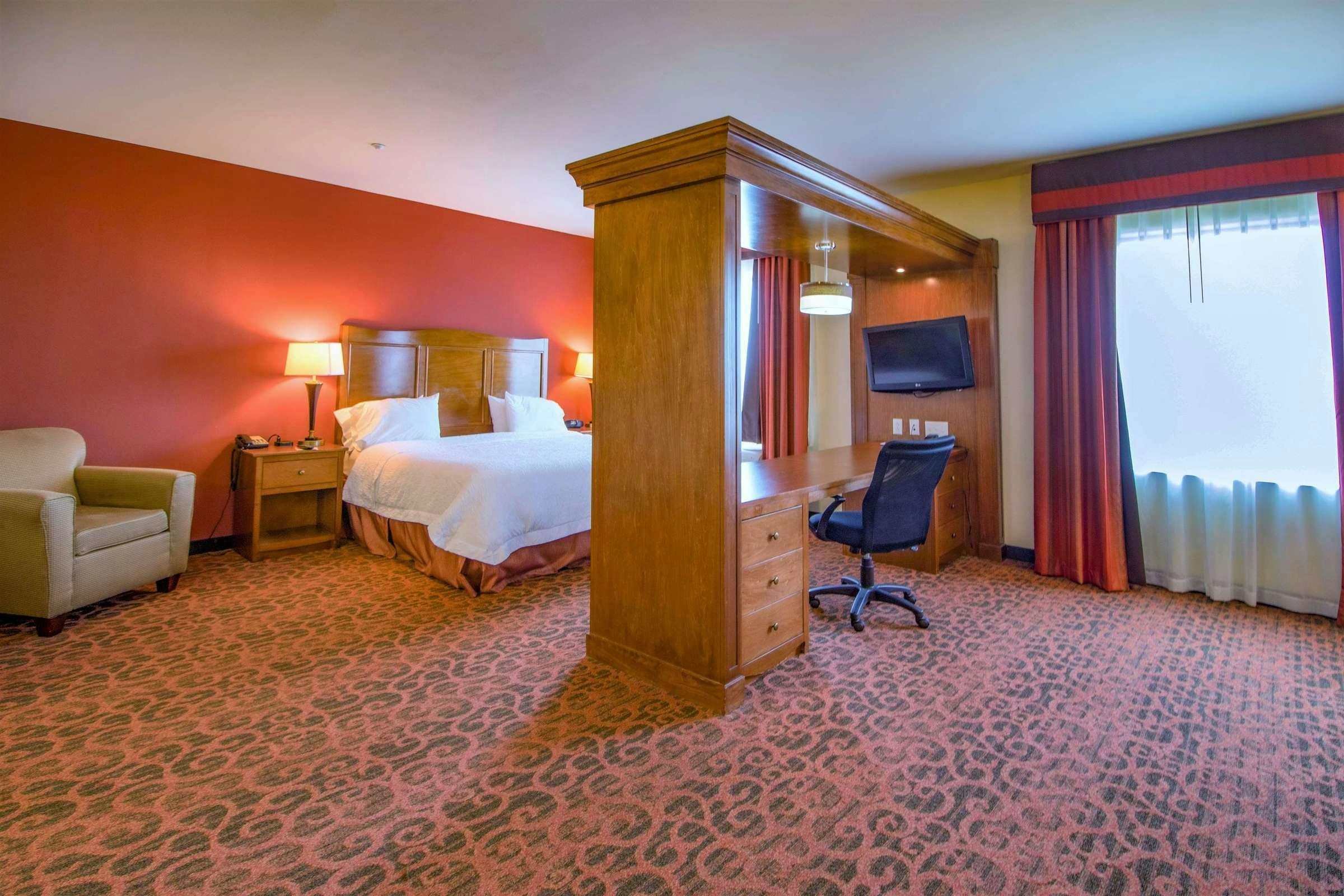 Hotel Hampton Inn & Suites Bastrop photo 2