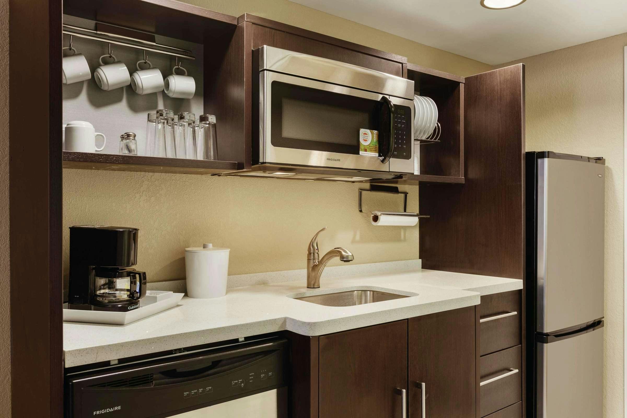 Hotel Home2 Suites by Hilton Dover, DE photo 3