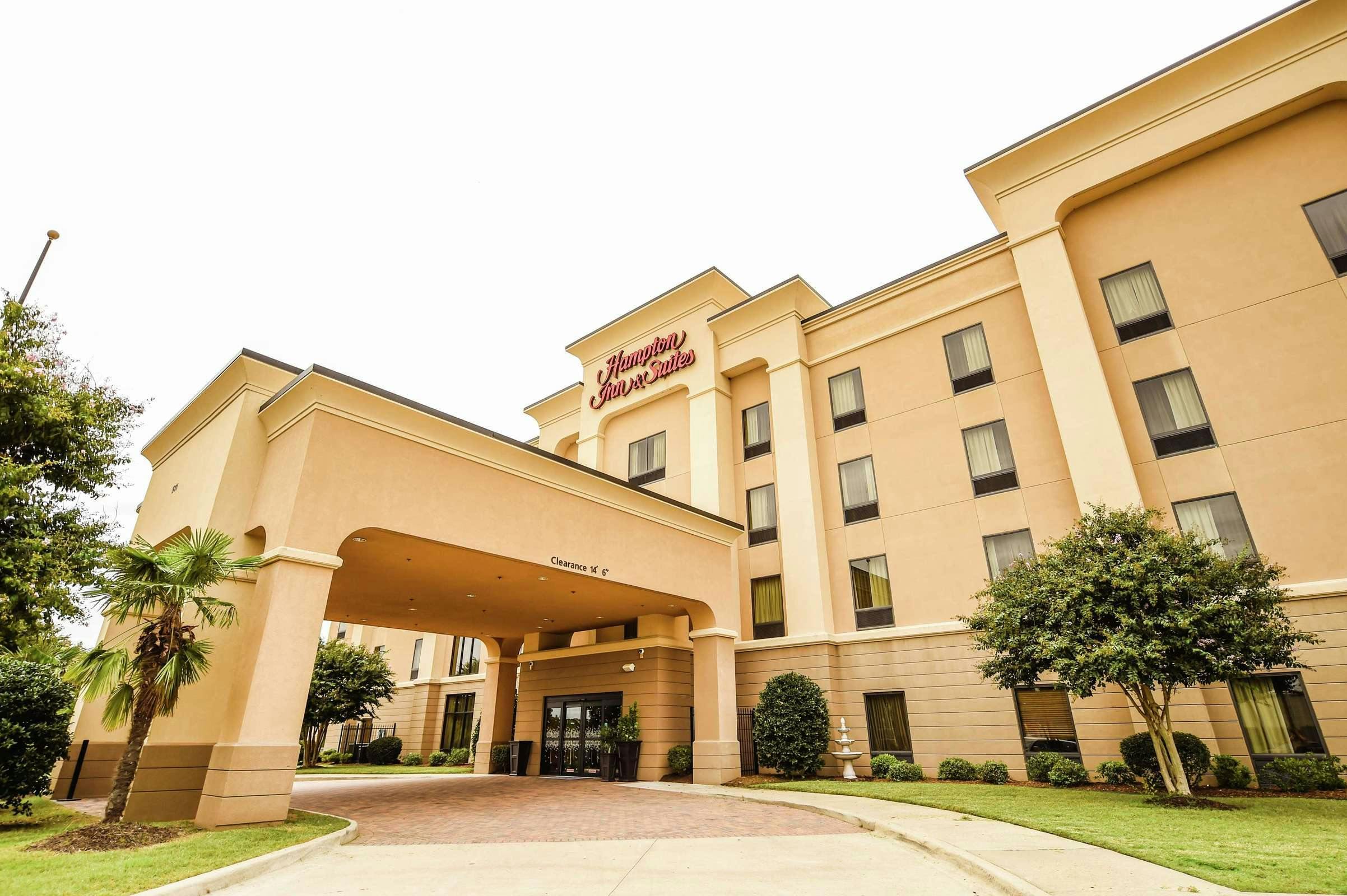 Hampton Inn and Suites Pine Bluff