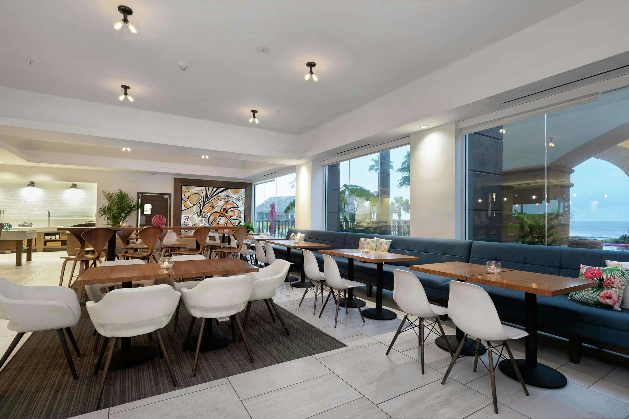 Hotel Doubletree By Hilton Hotel Galveston Beach photo 1