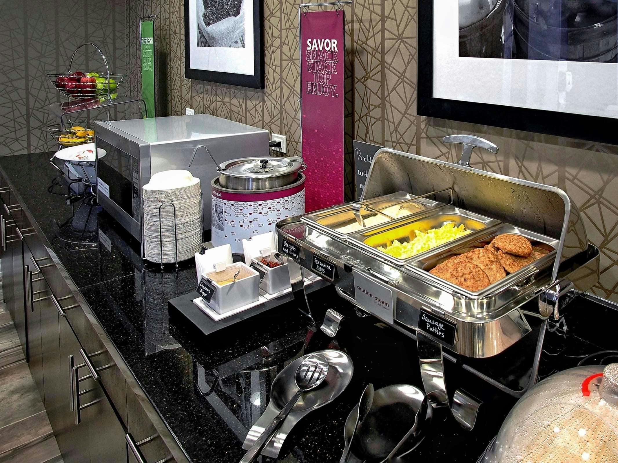 Hotel Hampton Inn & Suites Moore photo 4