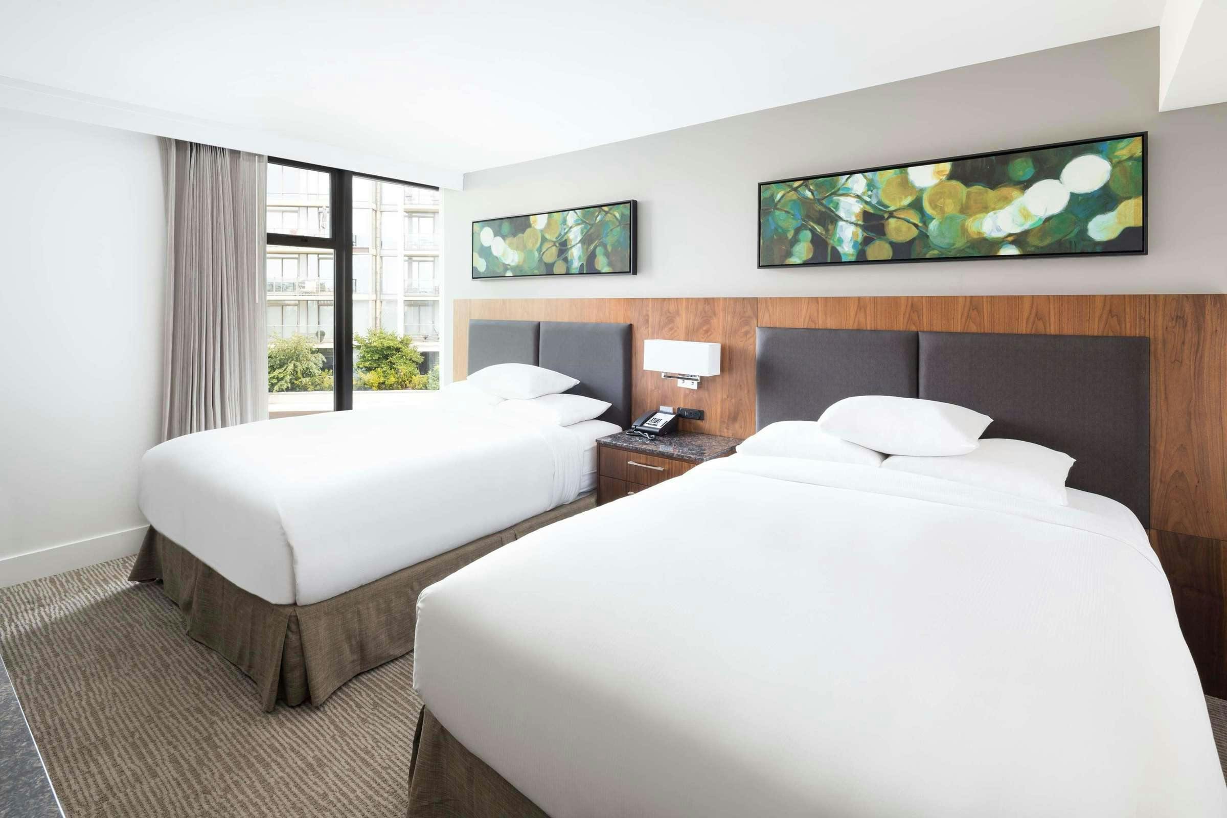 Hotel DoubleTree by Hilton Hotel & Suites Victoria photo 2