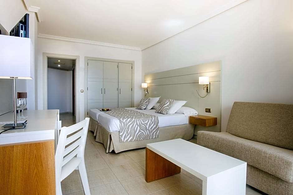 Hotel Be Live Experience Playa La Arena photo 2