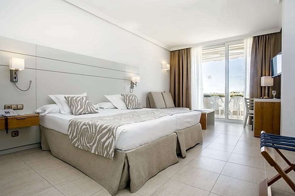 Hotel Be Live Experience Playa La Arena photo 3