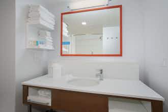 Hotel Hampton Inn & Suites Logan photo 2