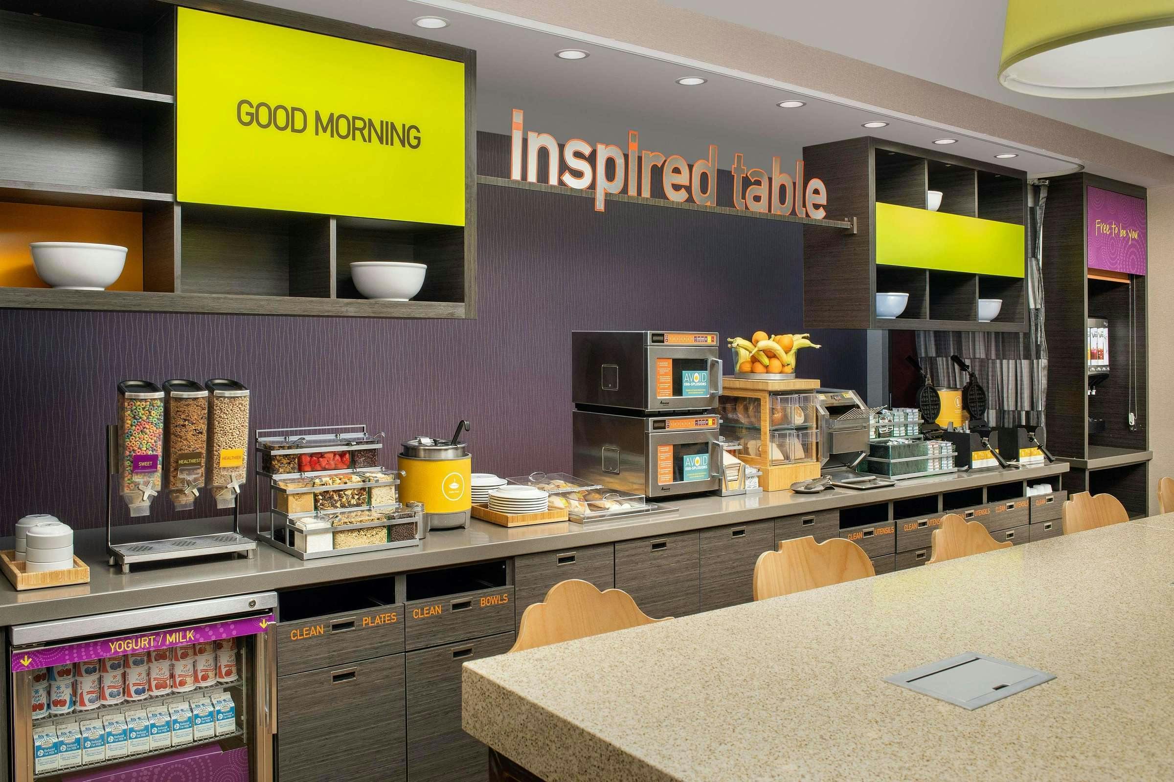 Hotel Home2 Suites by Hilton Lake City (Ex Red Roof Inn) photo 5