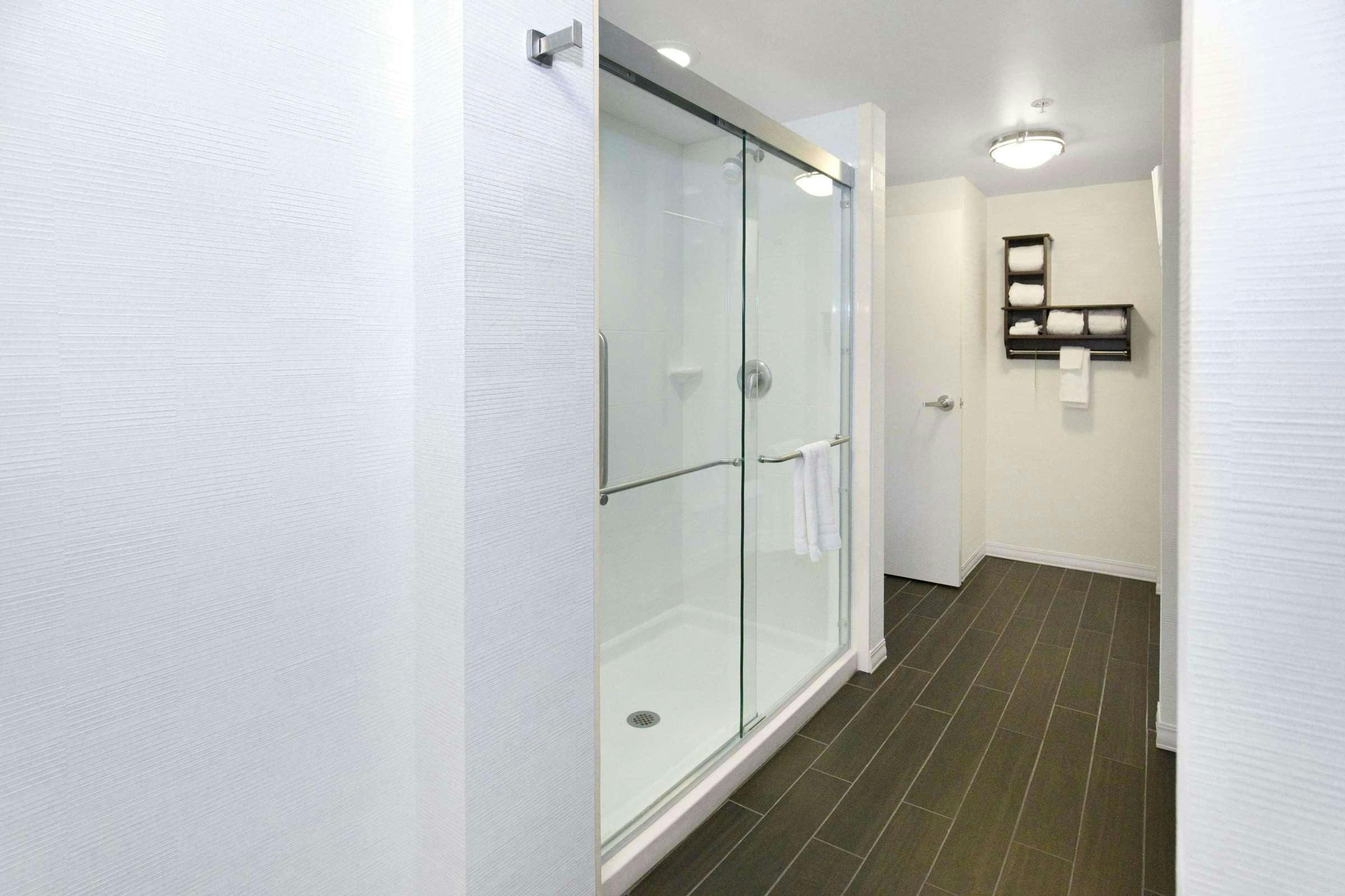 Hotel Hampton Inn & Suites Pittsburgh/Harmarville photo 4