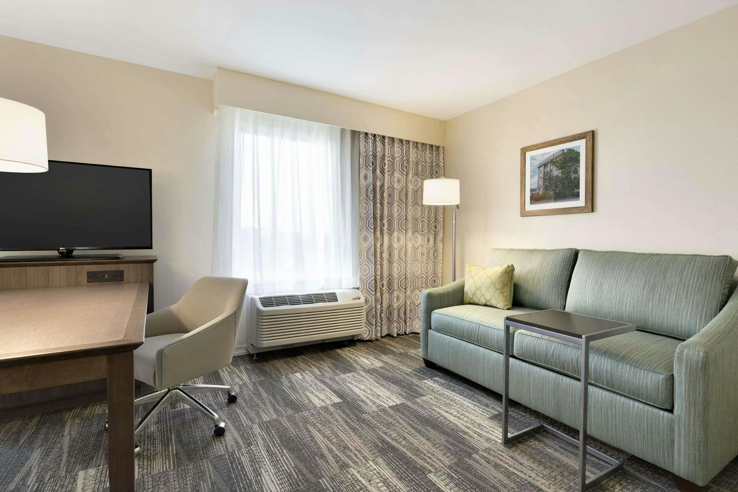 Hotel Hampton Inn and Suites Niles Warren OH photo 2
