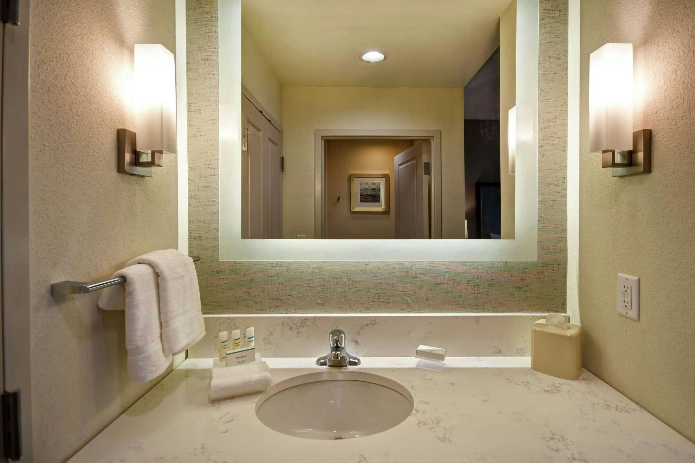 Hotel Homewood Suites by Hilton Salt Lake City Airport photo 3