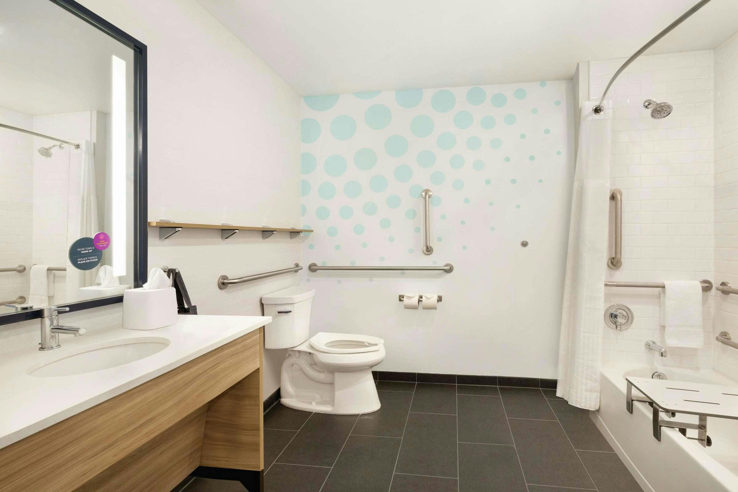 Hotel Tru by Hilton Meridian Boise West photo 2