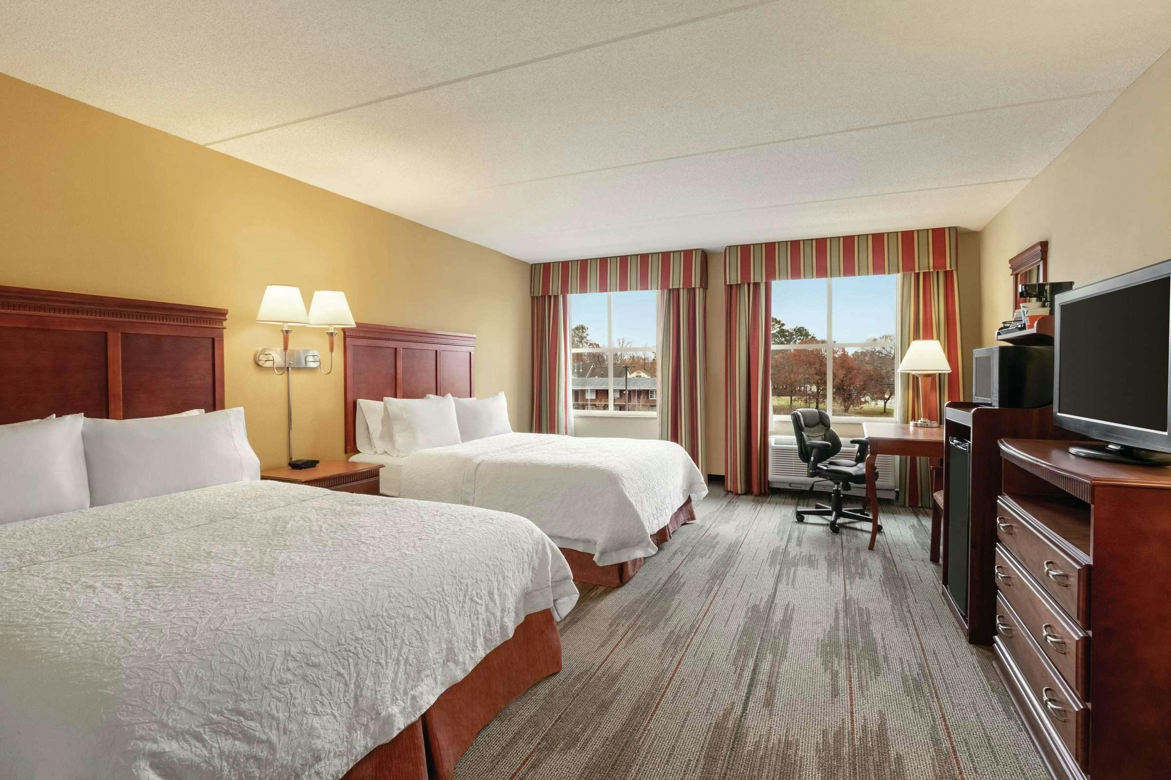 Hotel Hampton Inn & Suites Williamsburg Historic District photo 2