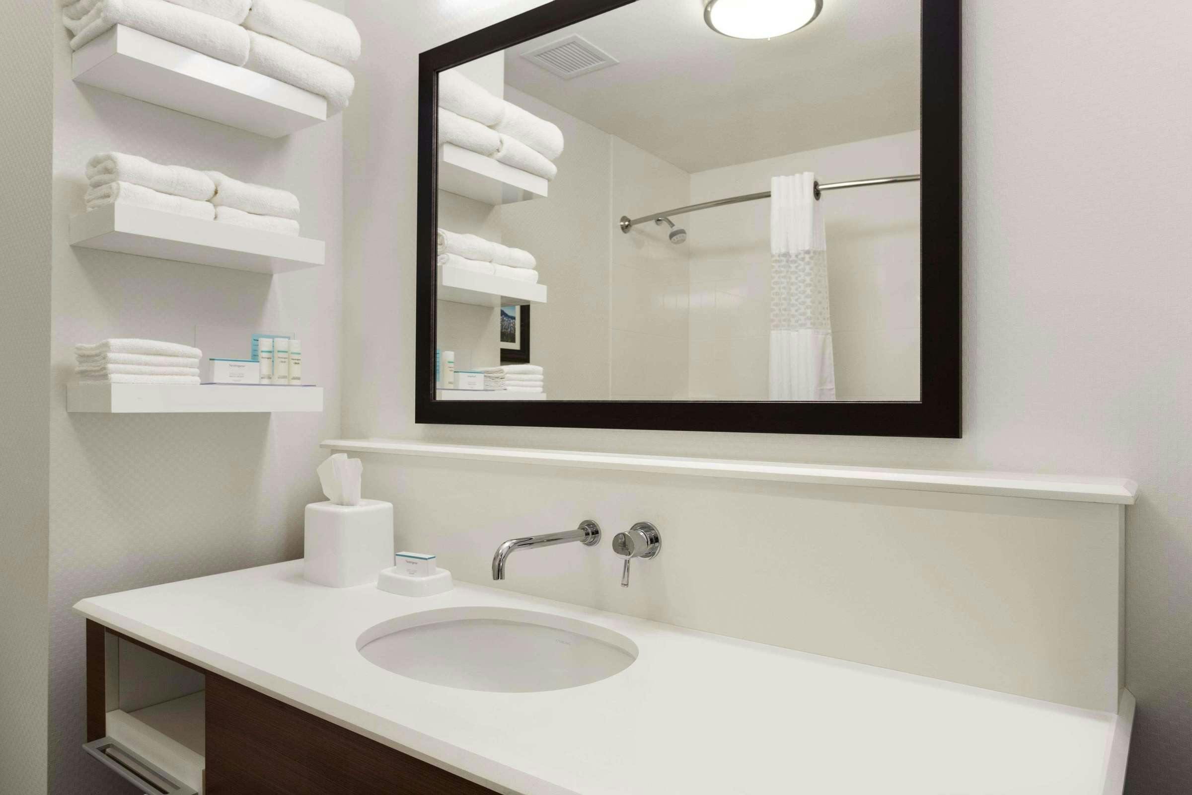 Hotel Hampton Inn Kennewick at Southridge photo 4