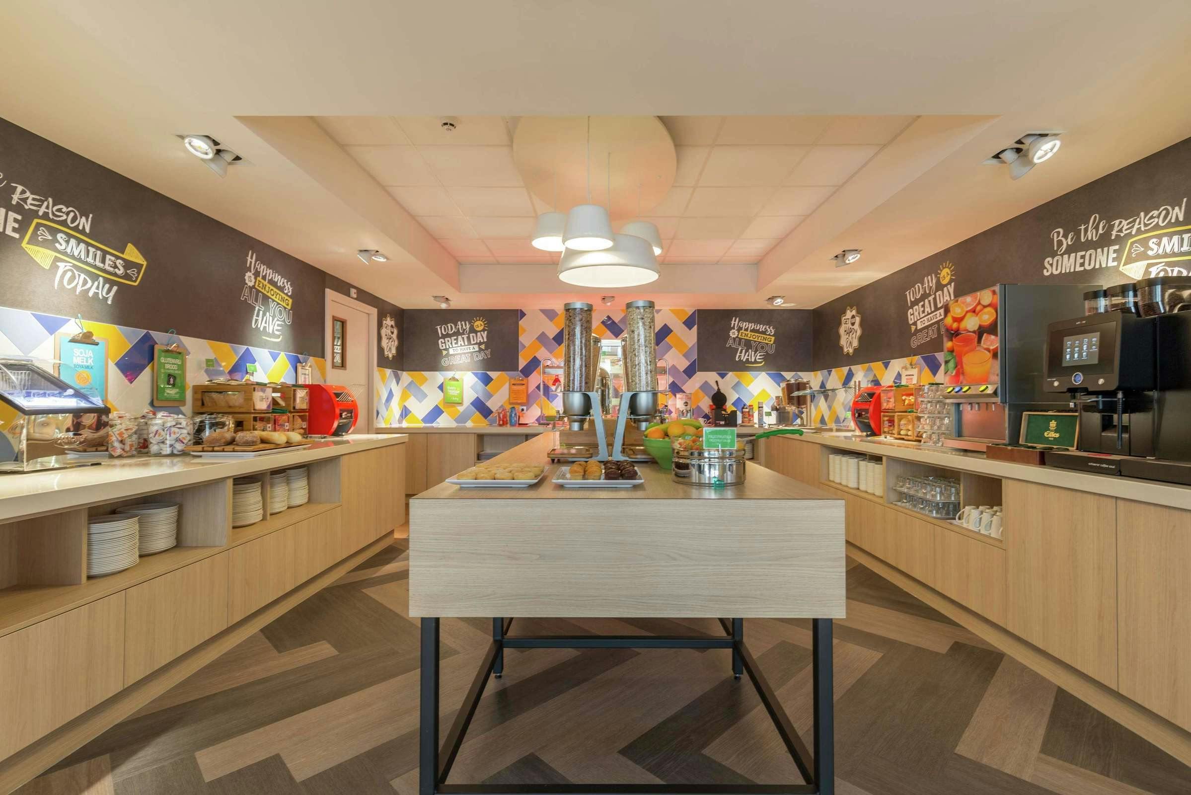 Hotel Hampton by Hilton Antwerp Central Station photo 4