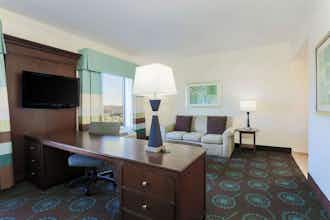 Hotel HAMPTON INN SUITES WHEELING THE HIGHLAND photo 4