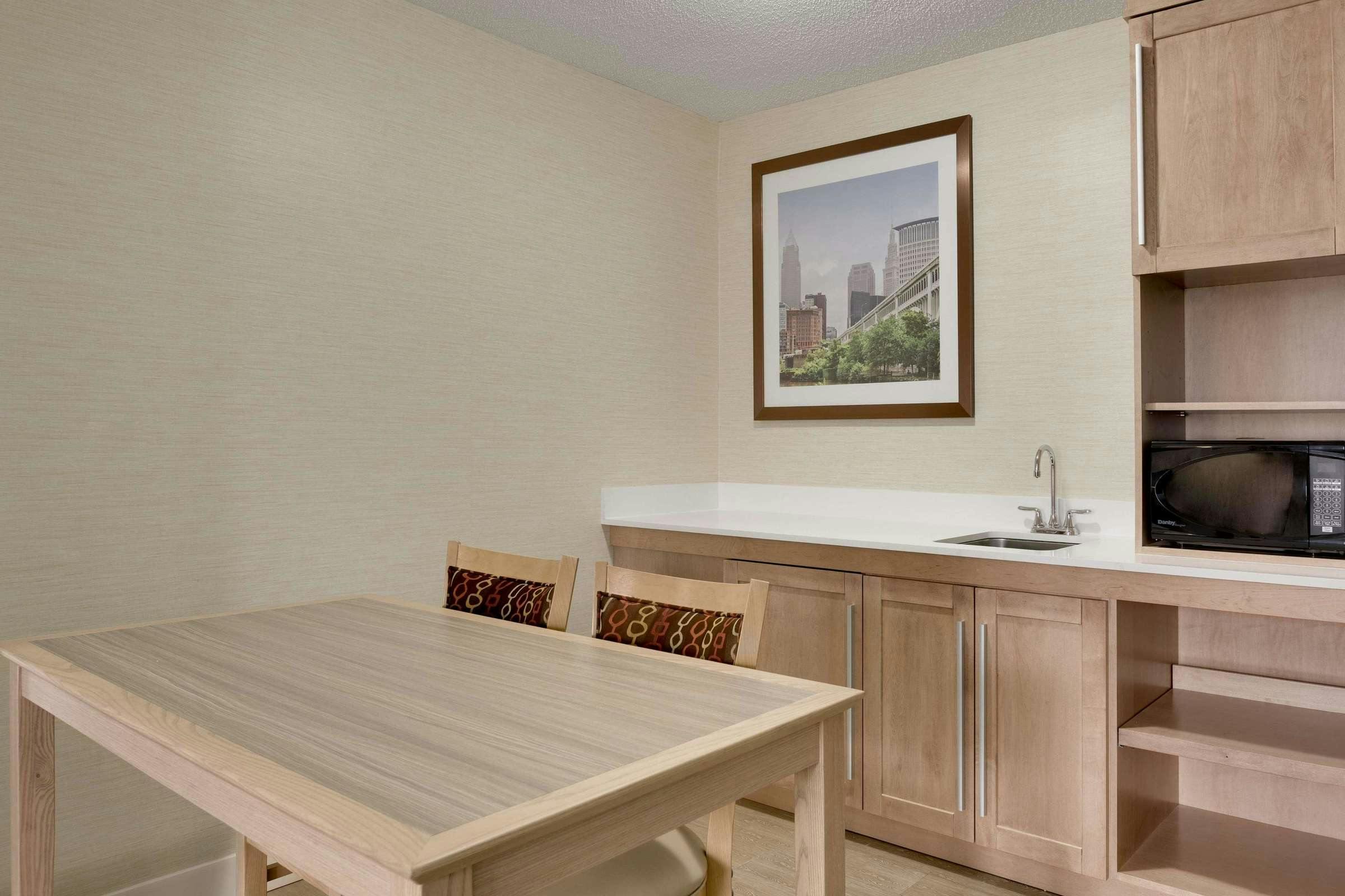 Hotel Hampton Inn & Suites Cleveland/Independence photo 1