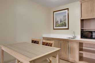 Hotel Hampton Inn & Suites Cleveland/Independence photo 1