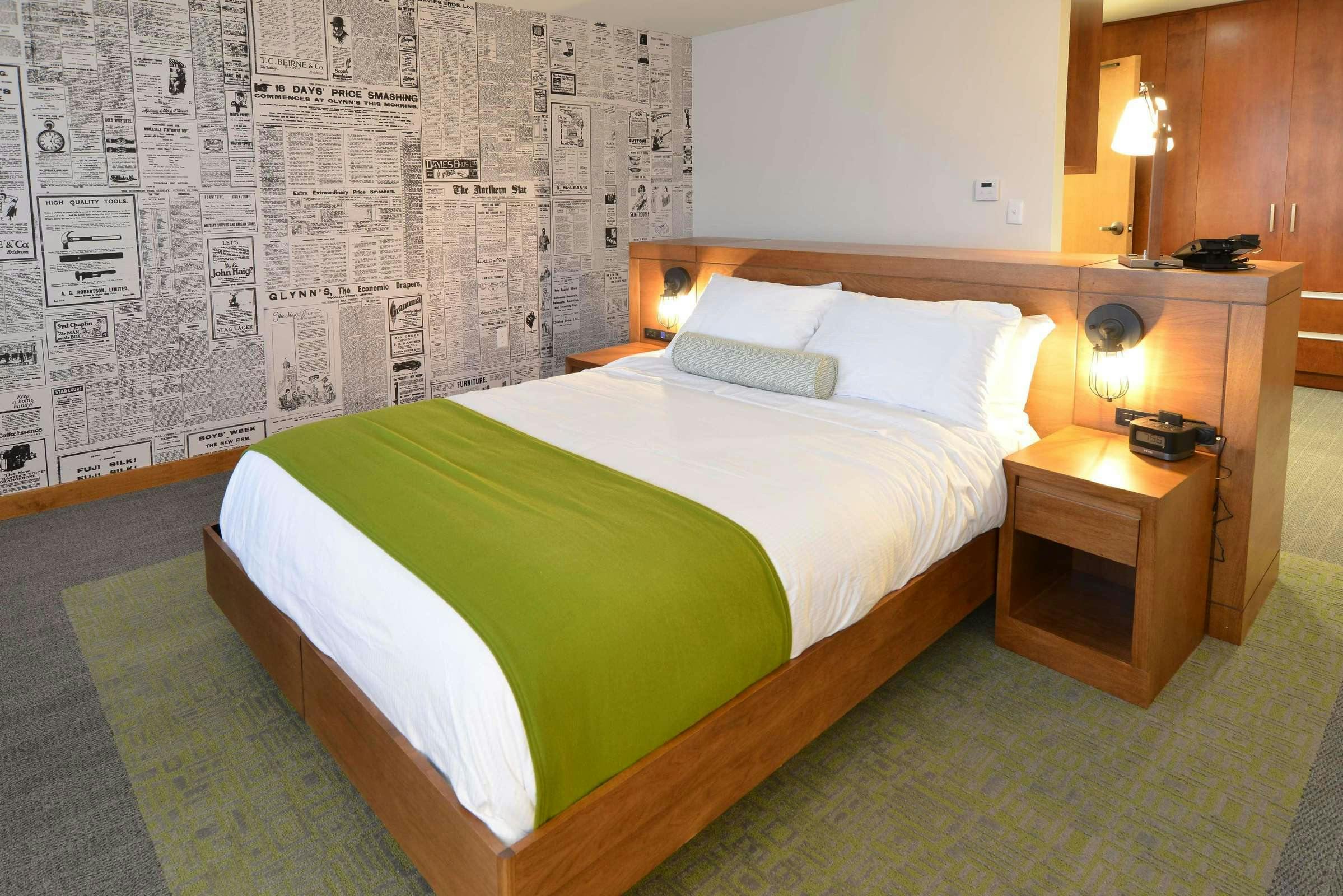 Hotel The Lismore Hotel Eau Claire-A Doubletree By Hilton photo 2