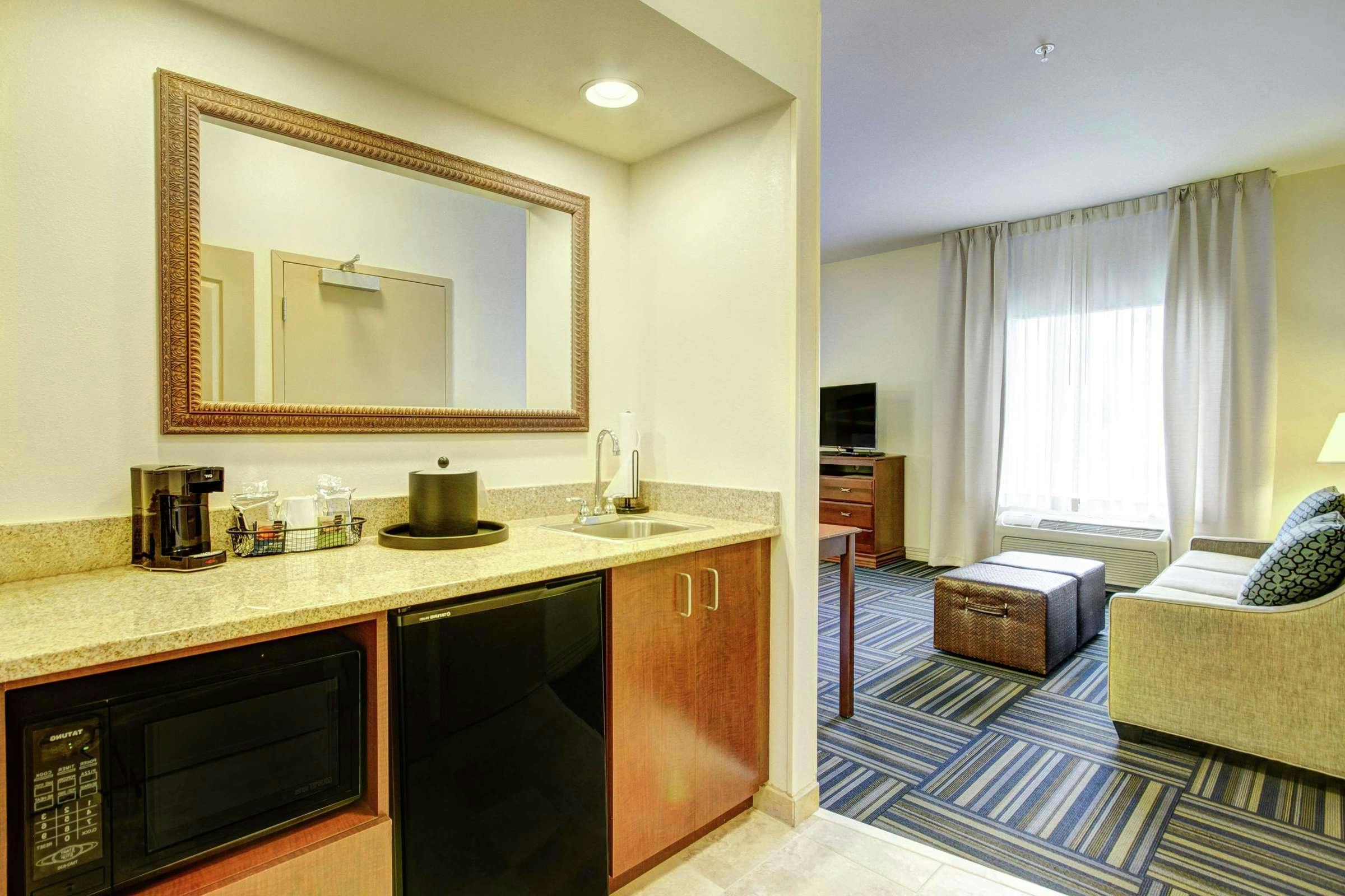 Hotel Hampton Inn & Suites Alexandria photo 1