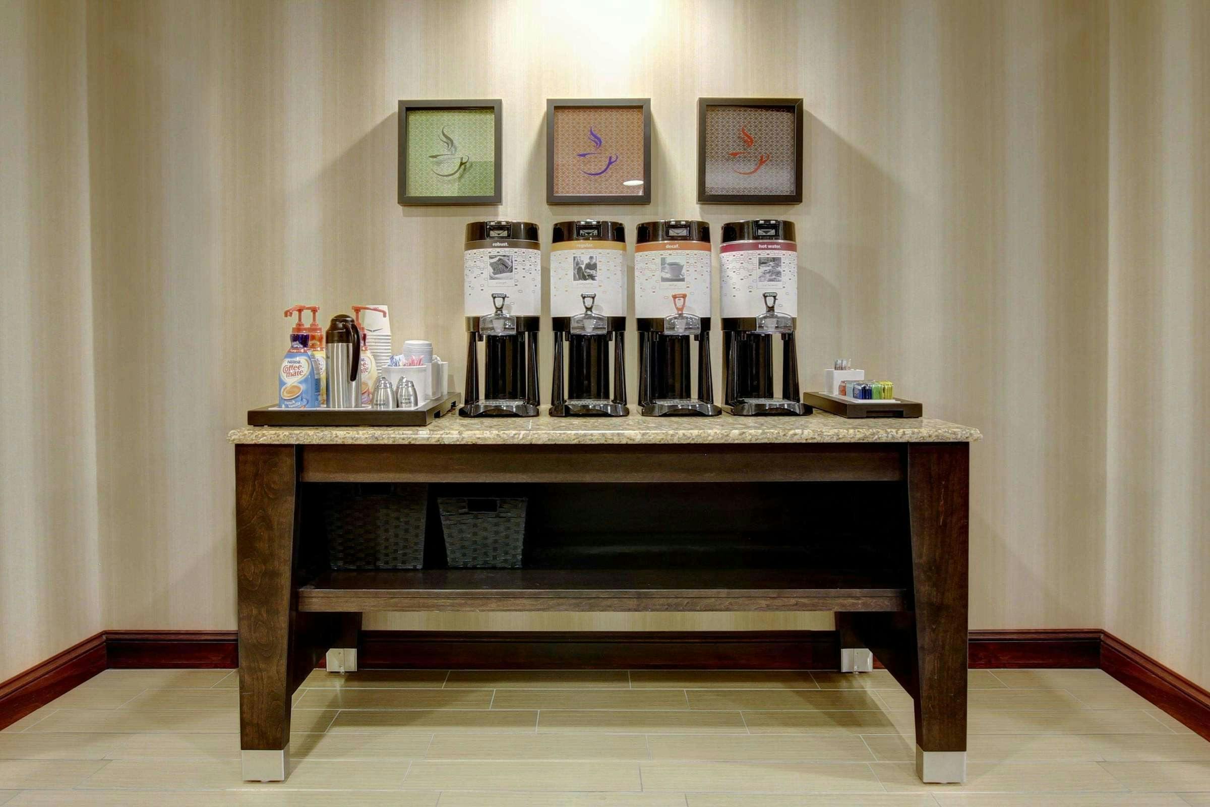 Hotel Hampton Inn & Suites Alexandria photo 2