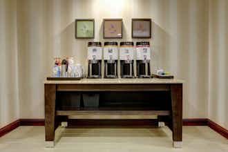 Hotel Hampton Inn & Suites Alexandria MN photo 2