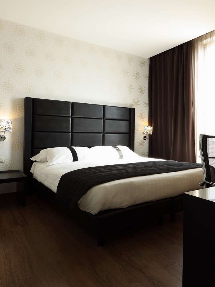 Holiday Inn Genoa City