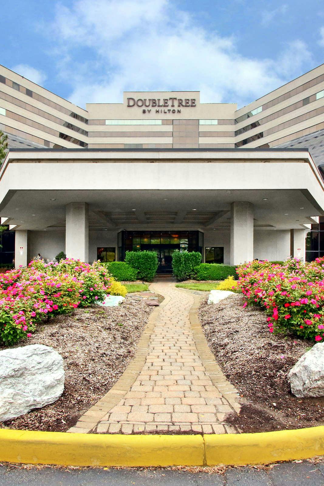 Hotel DoubleTree by Hilton Hotel Newark Airport photo 1