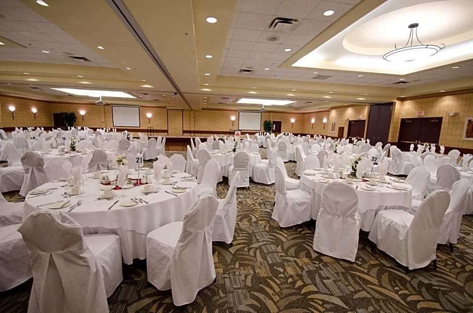 Hotel Canad Inns Destination Centre Club Regent Casino Hotel photo 3